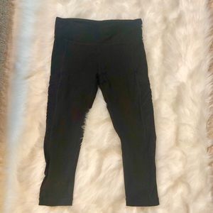 Fabletics Black Cropped Tights w/ pockets